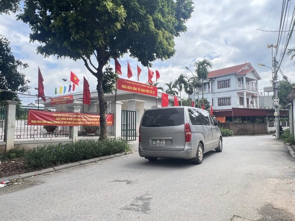 Bán đất Cự Khối - Long Biên 41m - Oto 7chỗ - Ngõ Nông - Vuông vắn