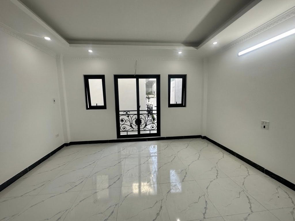 Bán nhà Thạch Bàn 5tầng Lô Góc - Nội Thất đẹp - OTo đỗ gần