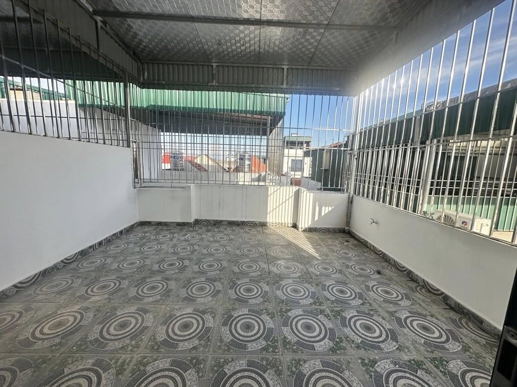 Bán nhà Thạch Bàn 5tầng Lô Góc - Nội Thất đẹp - OTo đỗ gần