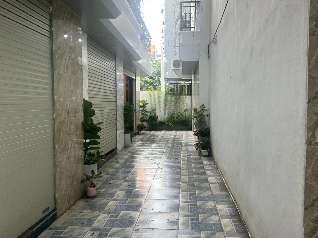 Bán nhà Thạch Bàn 5tầng Lô Góc - Nội Thất đẹp - OTo đỗ gần