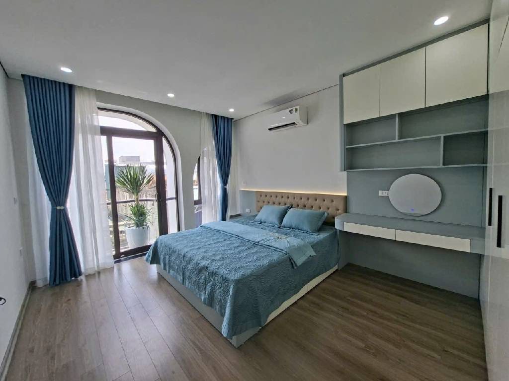 Bán nhà Thạch Bàn - Long Biên 40m 6tầng - Gara Oto - Thang Máy - Đầy Đủ Nội Thất.