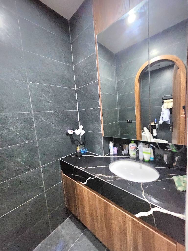 BÁN NHÀ TRÂU QUỲ 33m 3TẦNG - THIẾT KẾ HIỆN ĐẠI - ĐẦY ĐỦ NỘI THẤT