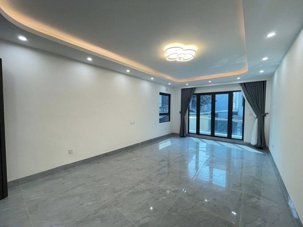 NHÀ ĐẸP PHỐ TRẠM 41m 7TẦNG - 3 THOÁNG - GARA Ô TÔ - THANG MÁY - NGÕ THÔNG