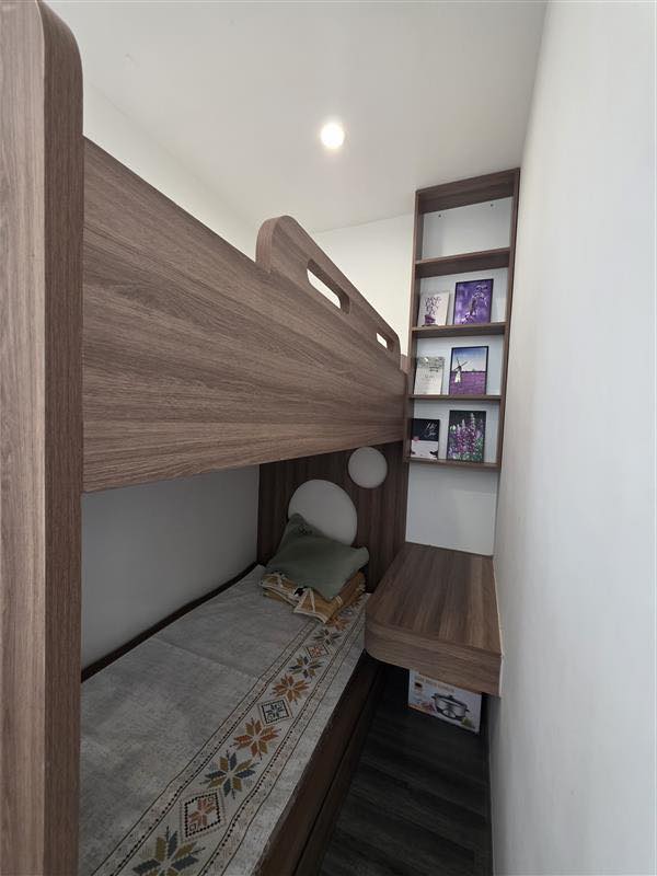 Chung Cư R1.03 Vinhomes Ocean Park 1  50m 2PN1VS - Nội Thất VIP - Giá 4Tỷ
