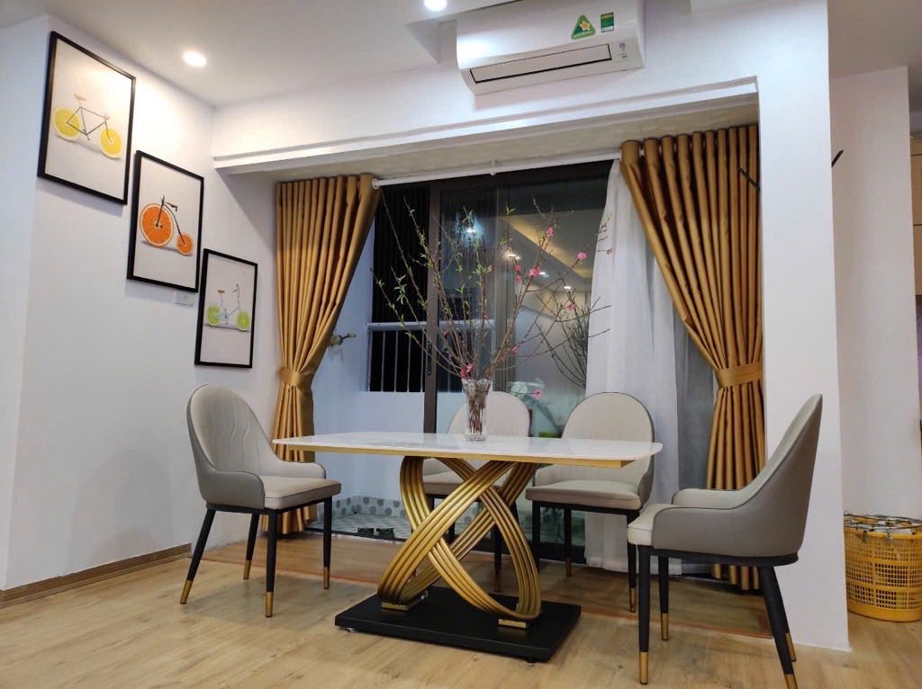 Bán chung cư Thạch Bàn-Long Biên 70m Lô Góc - Cực Thoáng - Nội Thất Vip