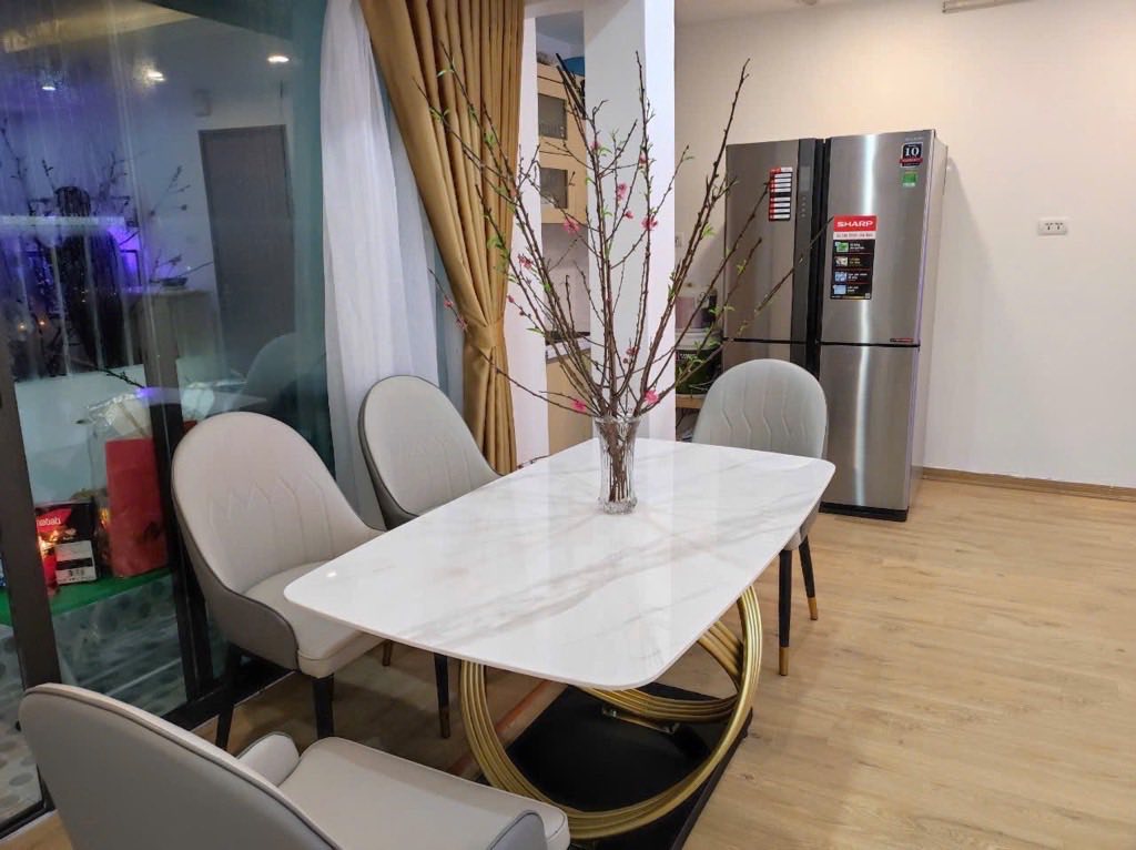 Bán chung cư Thạch Bàn-Long Biên 70m Lô Góc - Cực Thoáng - Nội Thất Vip