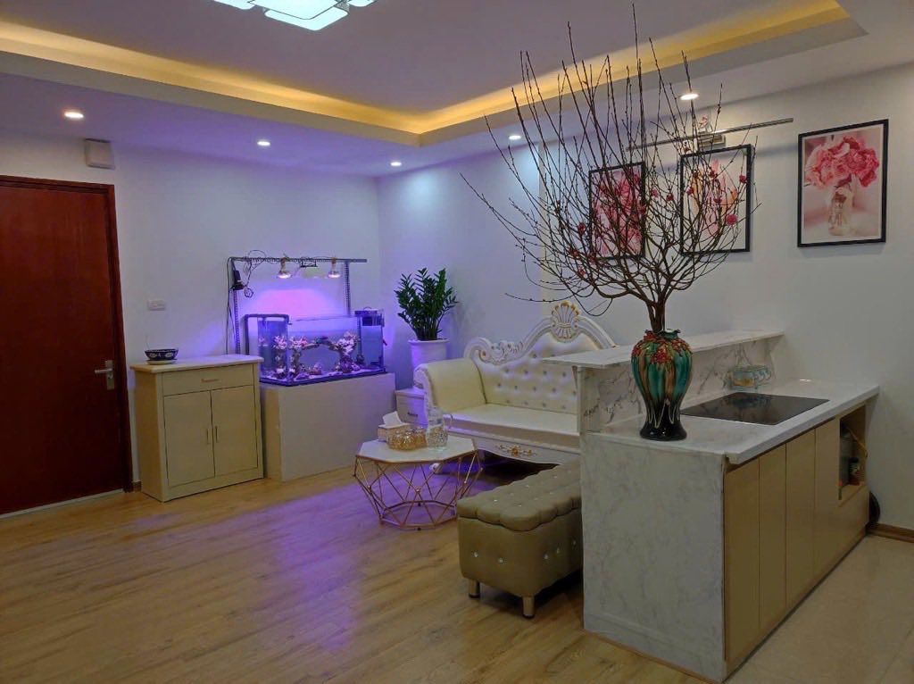 Bán chung cư Thạch Bàn-Long Biên 70m Lô Góc - Cực Thoáng - Nội Thất Vip