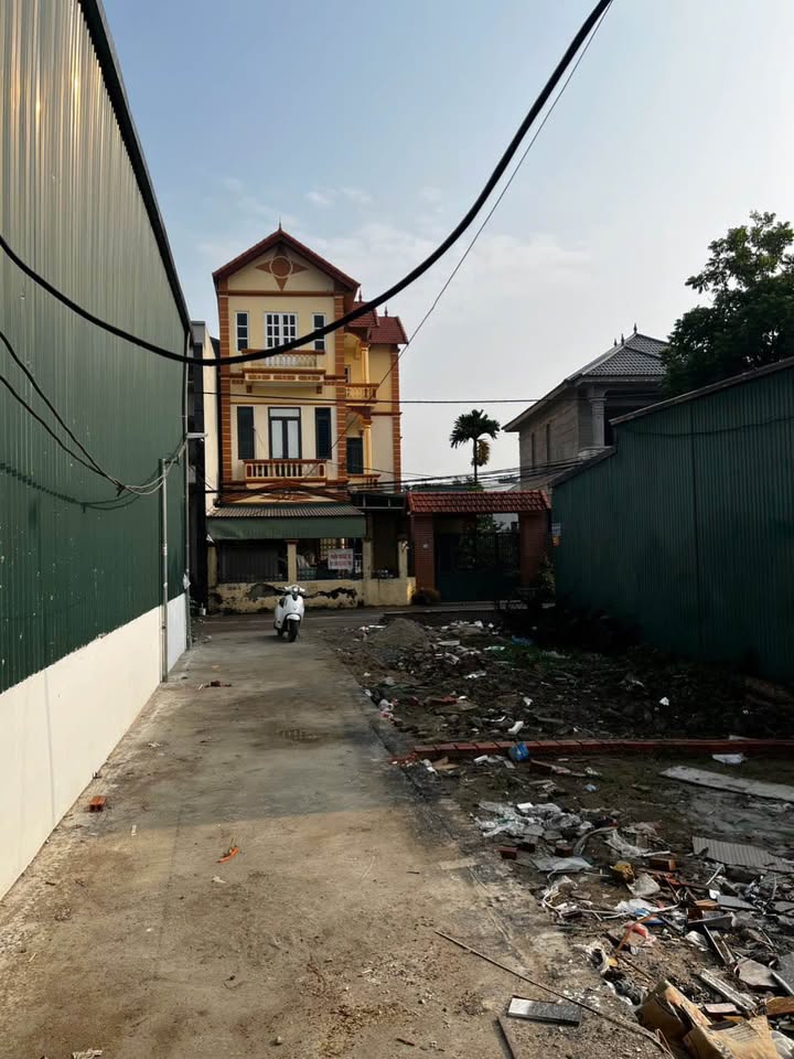 ĐẤT ĐẸP ĐÔNG DƯ 40M - Ô TÔ ĐỖ CỬA - 10M RA Ô TÔ TRÁNH - KHU DÂN CƯ ĐÔNG ĐÚC - TIỆN ÍCH