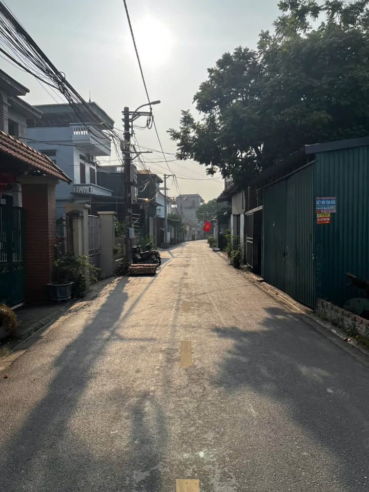 ĐẤT ĐẸP ĐÔNG DƯ 40M - Ô TÔ ĐỖ CỬA - 10M RA Ô TÔ TRÁNH - KHU DÂN CƯ ĐÔNG ĐÚC - TIỆN ÍCH