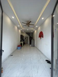 HÀNG HIẾM - Cự Khối - Long Biên - NGÕ Ô TÔ - CHỦ TẶNG NỘI THẤT