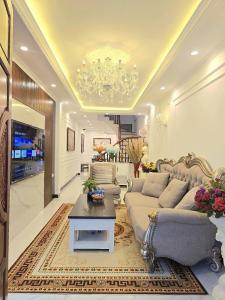 LÔ GÓC 3 MẶT THOÁNG - NHÀ MỚI ĐẸP - FULL NỘI THẤT VIP - GẦN AEON LONG BIÊN