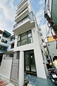 NHÀ MỚI Vũ Xuân Thiều 6Tầng x 40m - THANG MÁY - NGÕ NÔNG - Ở SƯỚNG