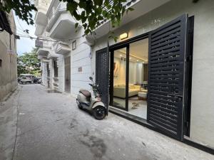 Nhà mới Bồ Đề 5Tầng - ÔTô - Kinh Doanh - Gần Hồ - Đầy đủ Nội Thất