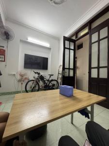 Hiếm Nhà Ngọc Lâm 41m 3tầng - Nhà dân xây - cách mặt phố Hồng Tiến kéo dài 100m - 6.1tỷ