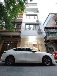 Bán nhà Ngọc Lâm - Long Biên 52m 5tầng - oto tránh vỉa hè - Ngõ Thông - Kinh Doanh - Nhỉnh 14tỷ