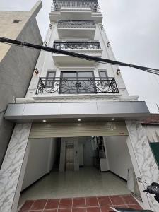 Bán nhà Cự Khối 52m 5tầng Thang Máy - Gara oto - Ngõ thông - Giá 7,65tỷ