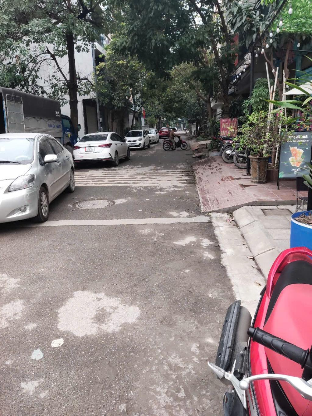 BÁN ĐẤT LÊ TRỌNG TẤN - Ô TÔ TRÁNH - MẶT TIỀN RỘNG - GIÁ ĐẦU TƯ - PHÙ HỢP XÂY CCMN 161 M2 MẶT TIỀN 6,4 - GIÁ CHỈ 27,6 TỶ