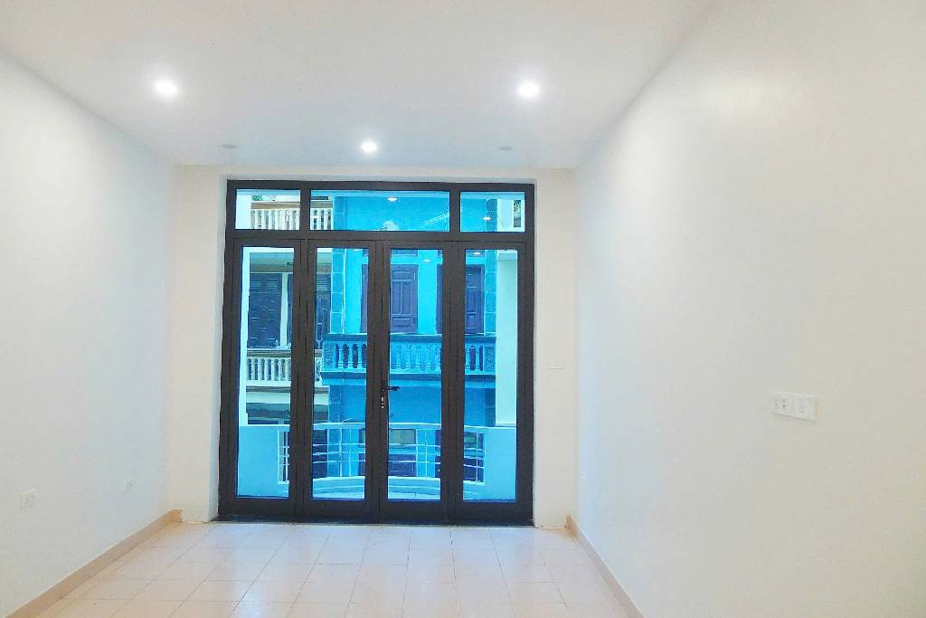 Nhà đẹp Trung Kính Phân Lô ô tô tránh , KD 52,8m x 5T , MT 3,7m , GIá 19,6 tỷ