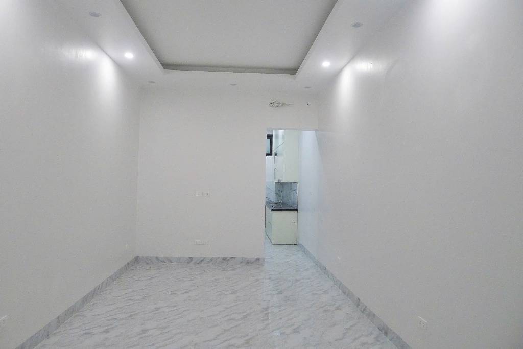 Nhà đẹp Trung Kính Phân Lô ô tô tránh , KD 52,8m x 5T , MT 3,7m , GIá 19,6 tỷ