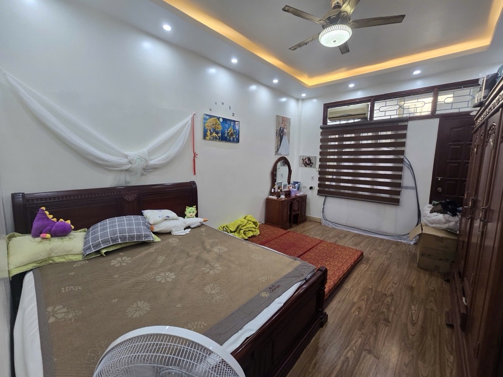 Nhà Mễ Trì phân lô gần ô tô 73m 4 tầng MT 4,1m giá bán 14,2 tỷ