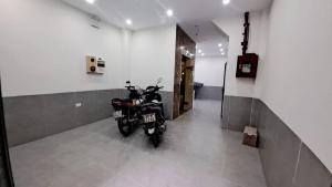 Bán tòa CHDV Cầu GIấy gần ô tô 40m 7 tầng thang máy 11 phòng kk giá 11,2 tỷ