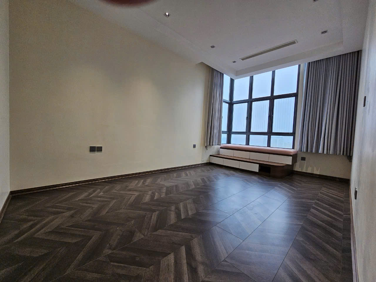 SIÊU PHẨM PENTHOUSE ĐẸP LUNG LINH