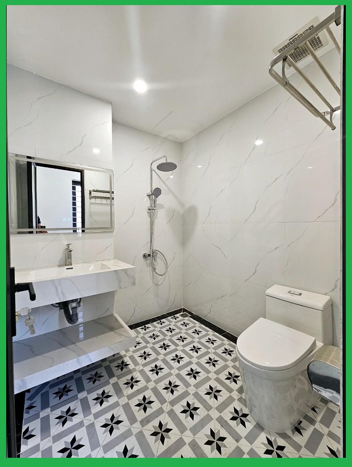 Bán nhà 70m², 6 tầng, 4PN, 5WC, Long Biên - 8.9 tỷ