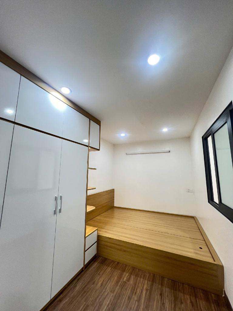 Nhà thổ cư sổ đỏ, mặt bằng 40m2 3,5 tầng , giá 6tỷ,LH0343515485