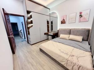 SIÊU PHẨM HOÀNG MAI - NHÀ ĐỊNH CÔNG THƯỢNG - NHÀ 5 MỚI - OTO 5 TẠ ĐỖ CỬA- 10! RA Ô TÔ - HAI THOÁNG- FULL NỘI THẤT HIỆN ĐẠI - SỔ VUÔNG ĐÉT Thiết kế :48/54 X5TẦNG - 4 NGỦ + VS -VÀI BƯỚC CHÂN RA LÊ TRỌNG TẤN - CÔNG NĂNG ĐỈNH - TIỆN ÍCH BẠT NGÀN - SỔ VUÔNG