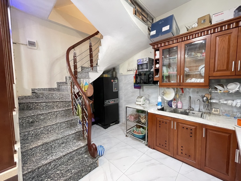Bán nhà Phúc lợi . 40 m2 5 tầng rao 7,5 tỉ