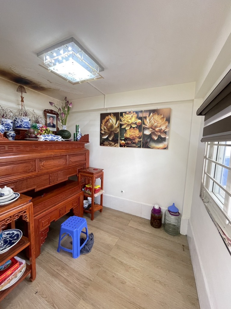 Bán nhà Phúc lợi . 40 m2 5 tầng rao 7,5 tỉ