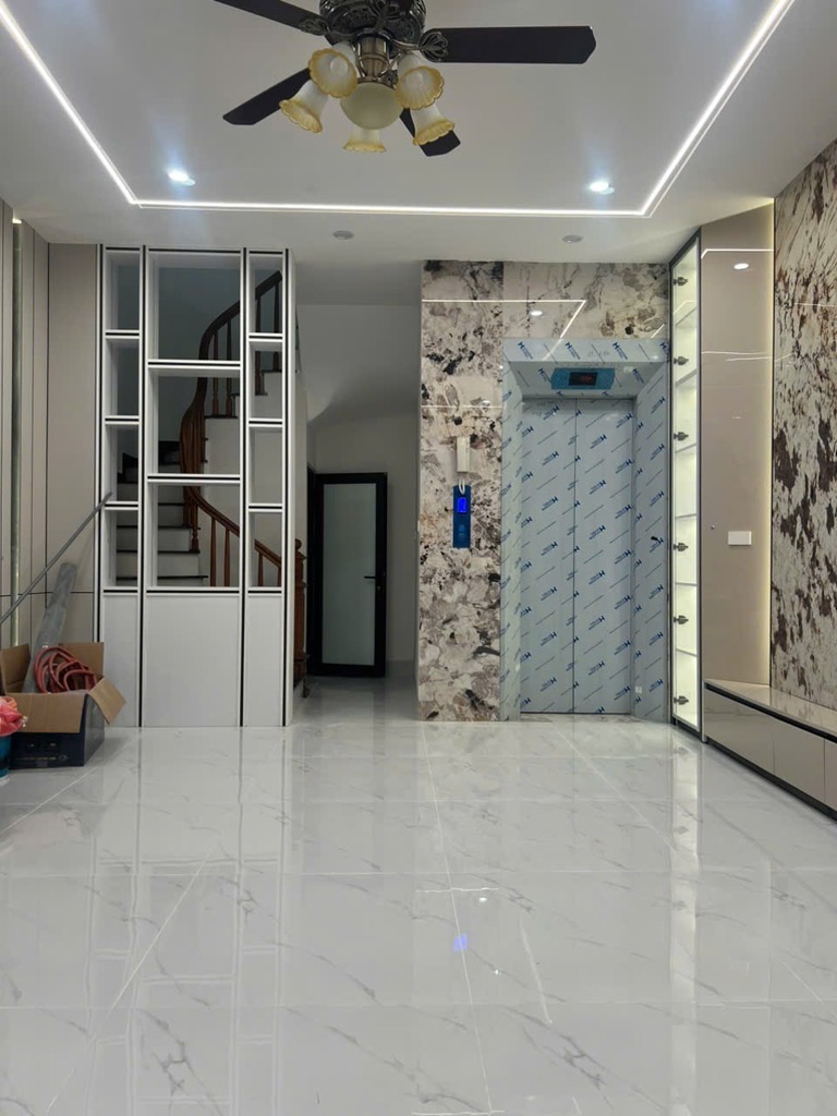 Cần bán nhà Vũ Đình Tụng 38 m2 6 tầng . Bán 8,8 tỉ