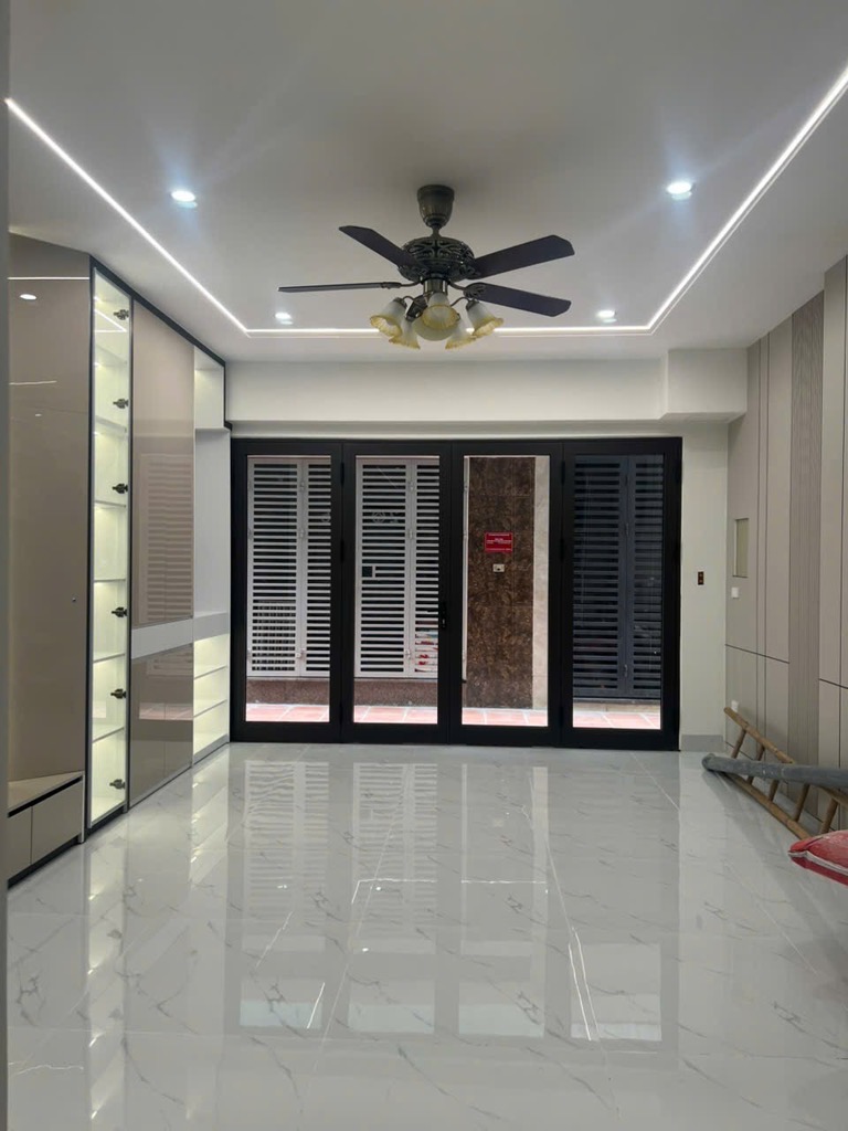 Bán nhà Đàm Quang Trung 42 m2 6 tầng . Bán 11,9 tỉ