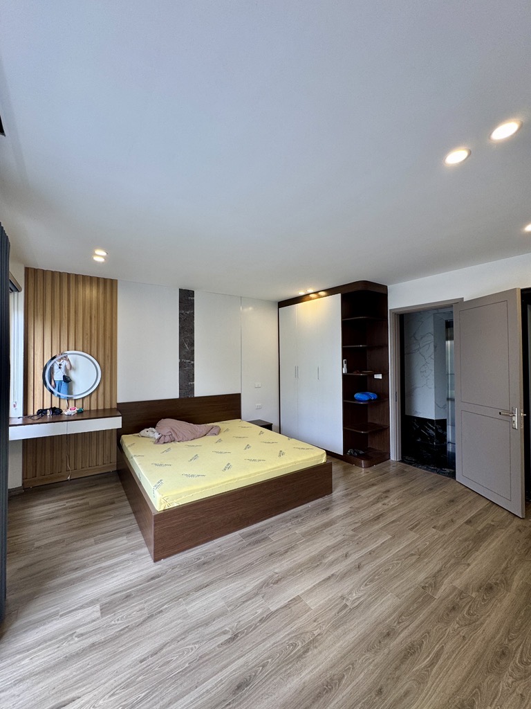 Bán nhà Đàm Quang Trung 42 m2 6 tầng . Bán 11,9 tỉ