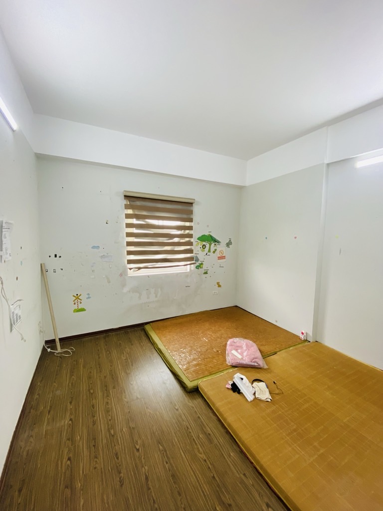 Cần bán căn hộ cc CT2A Thạch Bàn 70 m2 . Chào 4 tỉ