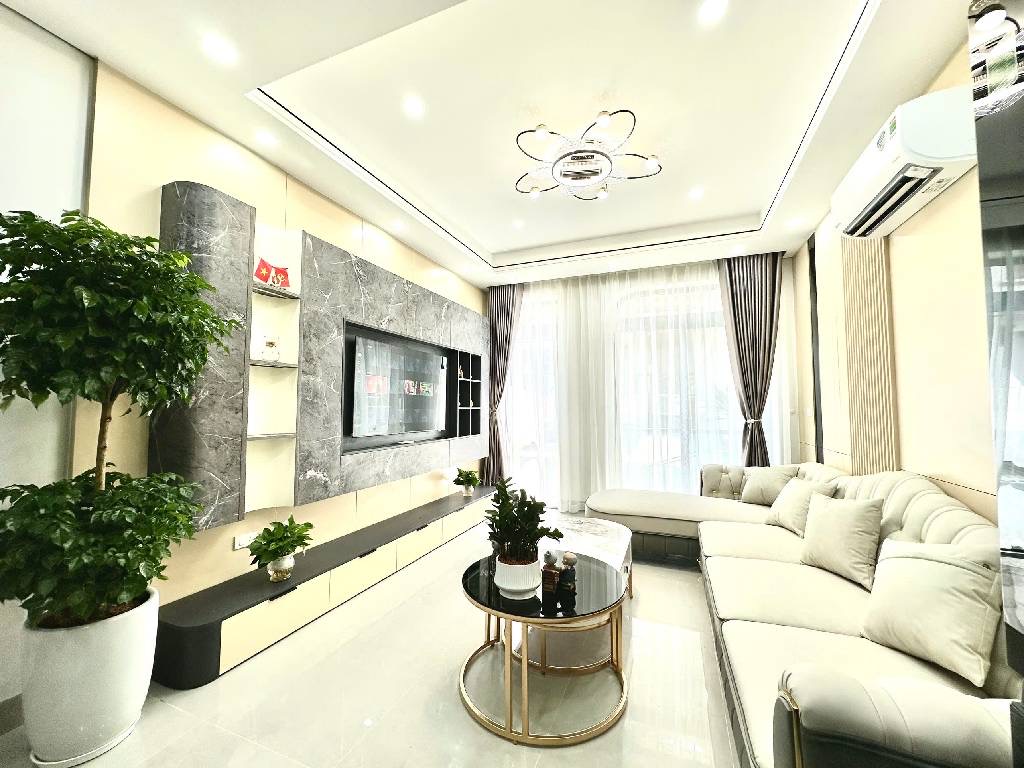 Bán nhà 39 m2 6 tầng mt 3,6 m  . Giá 12,79 tỉ