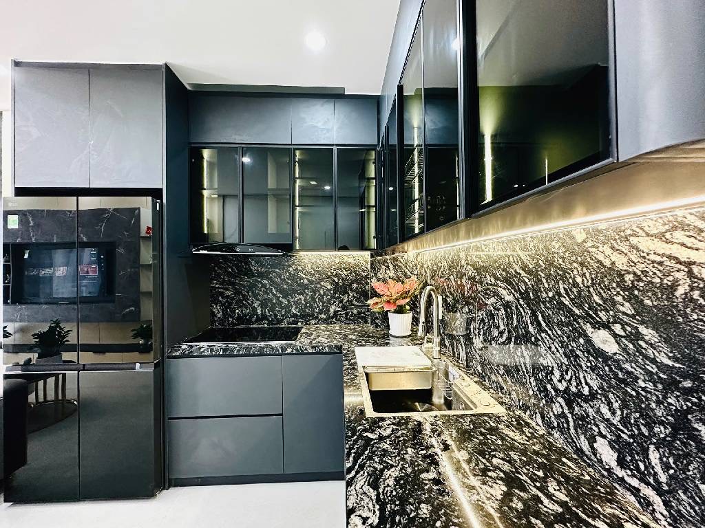 Bán nhà 39 m2 6 tầng mt 3,6 m  . Giá 12,79 tỉ