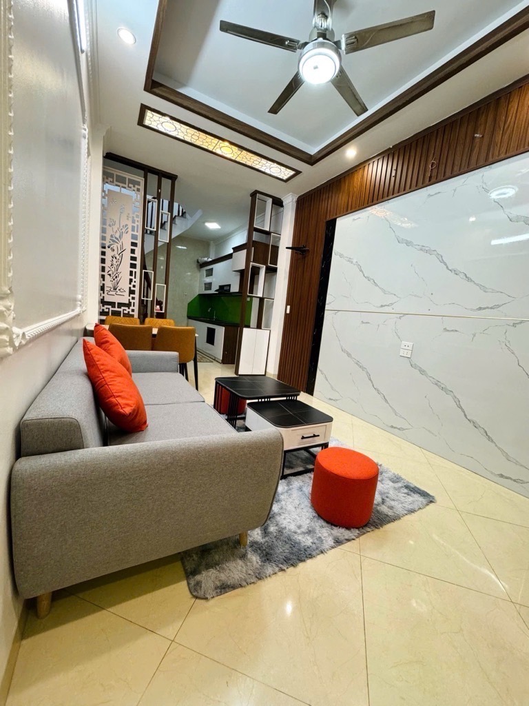 Bán nhà 30 m2 , mặt tiền 3 m 5 tầng . Rao 6,45 tỉ