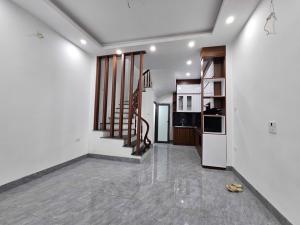 Cần bán nhà Ngọc Thuỵ 30 m2 5 tầng . Chào 6,88 tỉ