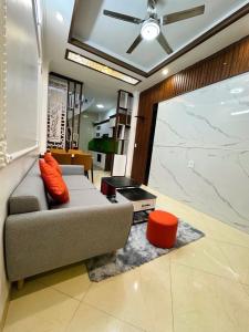Bán nhà 30 m2 , mặt tiền 3 m 5 tầng . Rao 6,45 tỉ