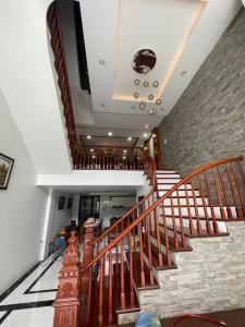 B Á N NHÀ NGUYỄN HOÀNG TÔN – GIÁ CHỈ 7x TỶ Sổ đỏ chính chủ – sẵn sàng giao dịch.  Vị trí đẹp, ngay gần Lotte Mart, tiện ích bủa vây, khu dân cư văn minh. Nhà phù hợp an cư hoặc đầu tư giữ tiền.  Liên hệ Em Lê: 0973 412 350 để xem nhà trực tiếp.