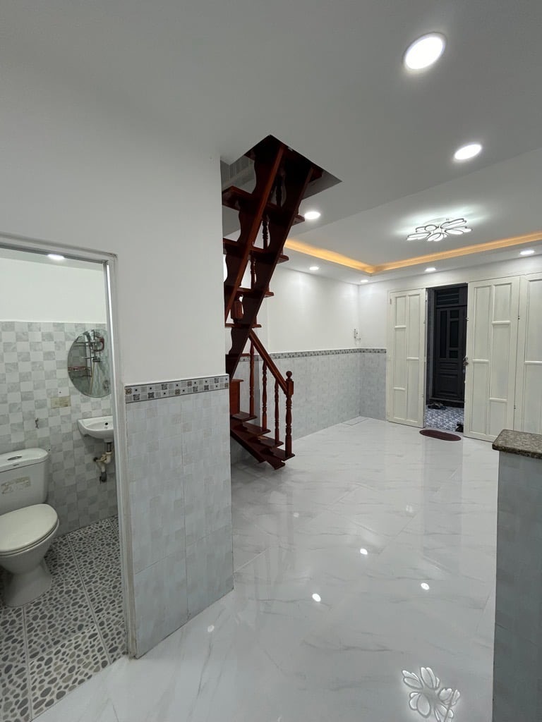 BÁN NHÀ NHỎ ĐƯỜNG LÊ VĂN LƯƠNG Q7 .DTSD: 45m2 Giá Chỉ 2.2 tỷ