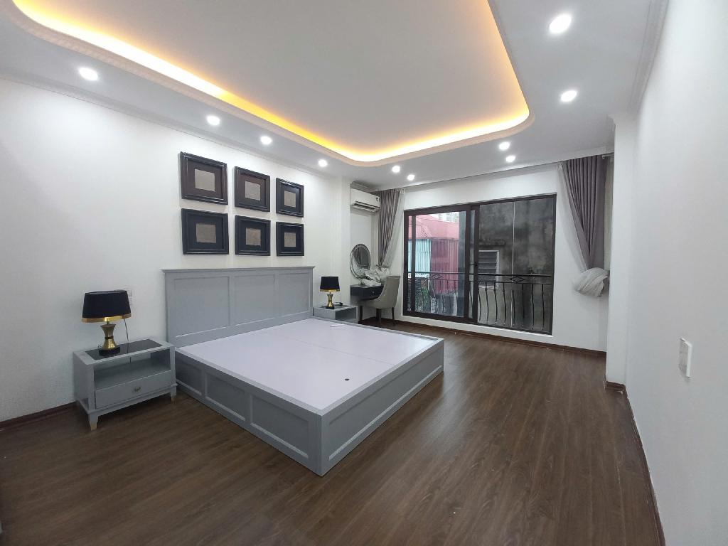 Bán nhà khu Hoàng Cầu, 40m2, 5T, THANG MÁY, KINH DOANH, ô tô gần, 9.5 tỷ. Lh: 0988505246.