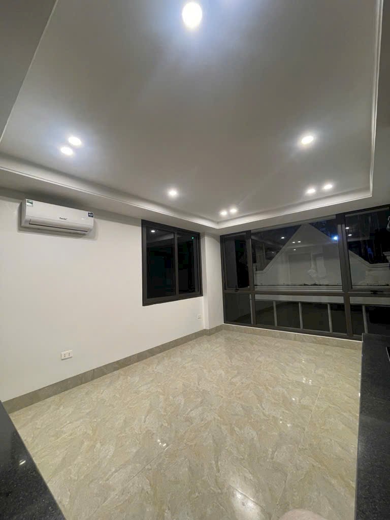 Bán NR 6 tầng THANG MÁY 42m2 phố Văn Cao, 20m ra ô tô chỉ 11,4 tỷ. Lh: 0392863486.