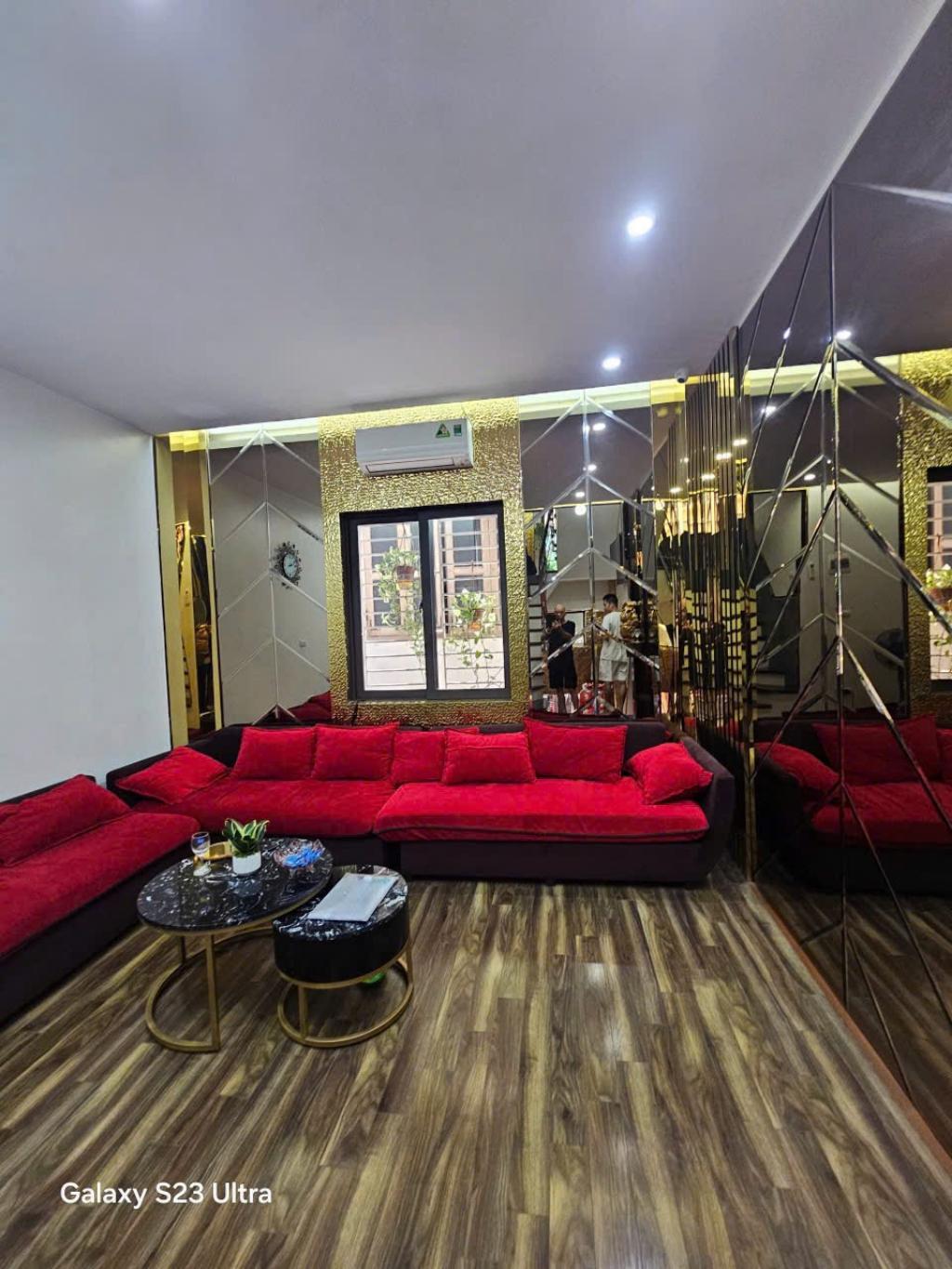 Nhà phố Nguyễn Chí Thanh – Ngõ nông – Ô tô – Kinh doanh – Nhà đẹp – 43m2 – 5 tầng – 18 tỷ
