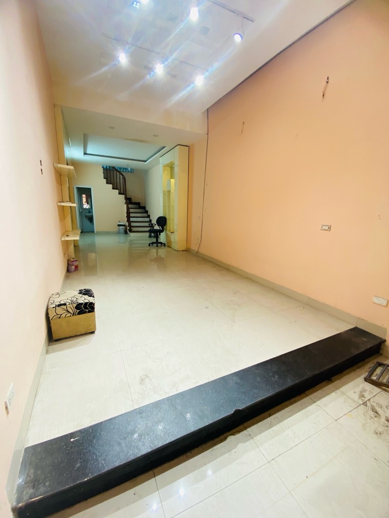 Nhà phố Đào Tấn – Ngõ nông – Ô tô – Kinh doanh – Nhà đẹp – 42m2 – 5 tầng – 10.9 tỷ