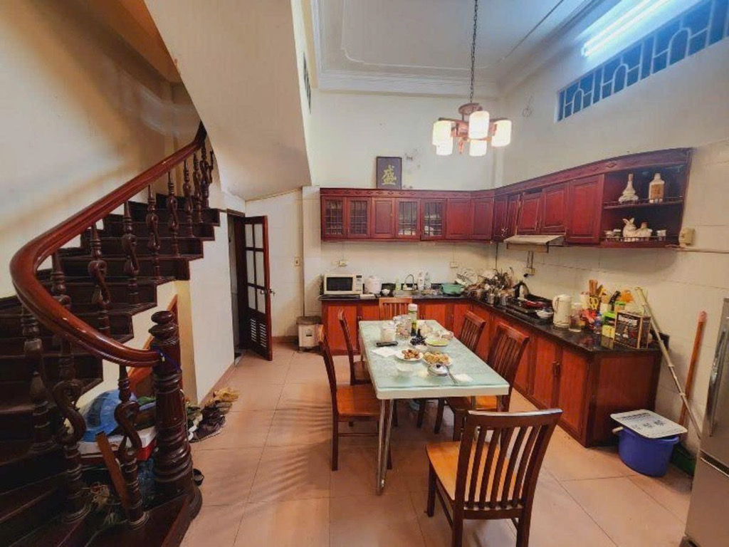 Nhà phố Chùa Láng – Ngõ nông – Ô tô – Kinh doanh – 2 thoáng – 50m2 – 4 tầng – 15.5 tỷ
