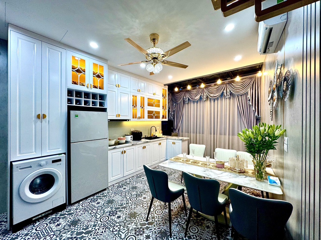 Nhà phố Lương Định Của – Ngõ nông - Nhà đẹp – Thang máy – 35m2 – 5 tầng – 8.65 tỷ