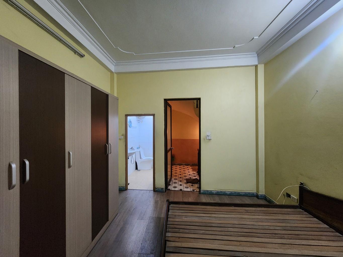 Nhà phố Đại La – Ngõ thông kinh doanh – Ô tô tránh – Nhà đẹp – 30m2 – 5 tầng – 8.9 tỷ