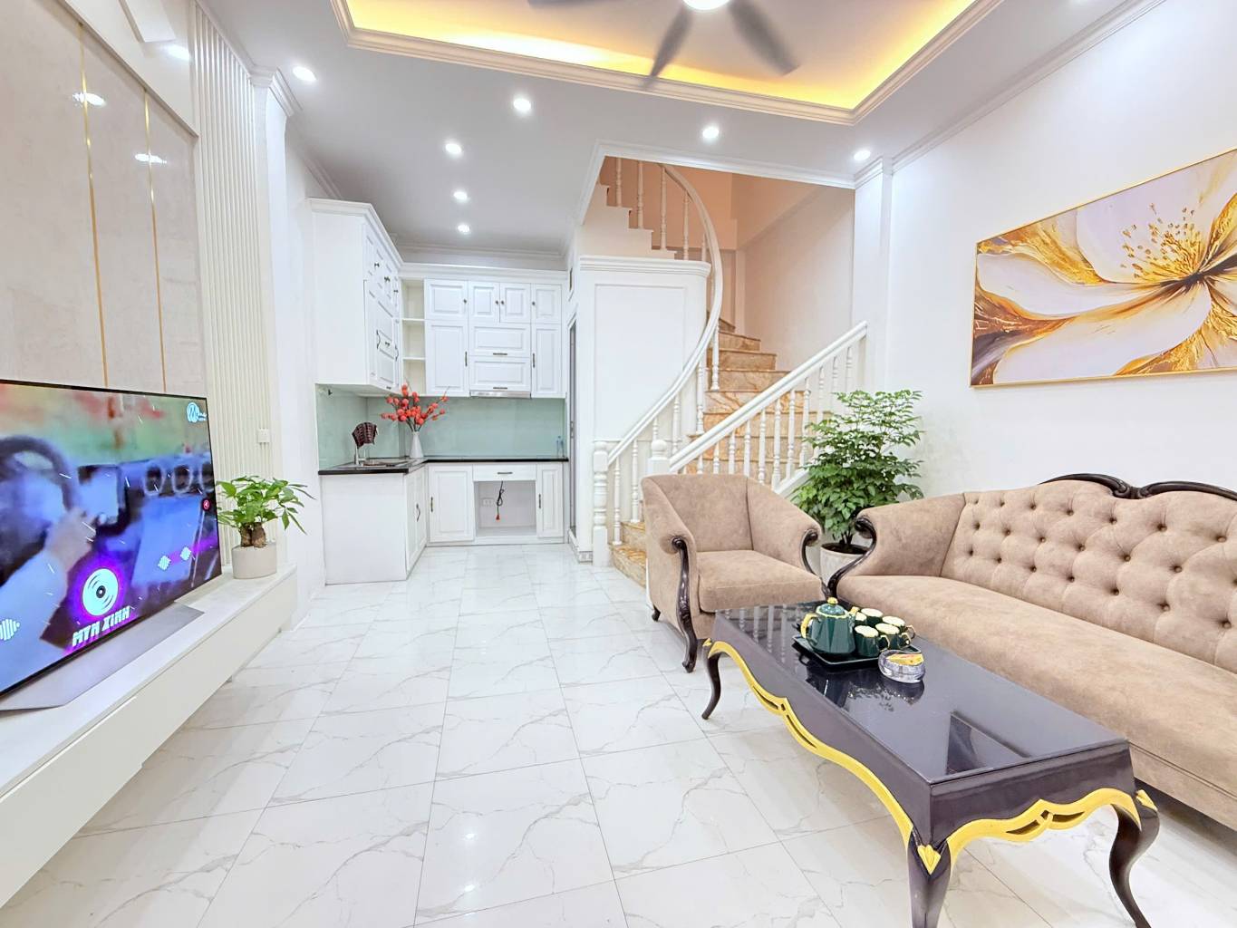 Nhà đẹp Văn Chương – Ngõ nông, thoáng mát – Gần hồ - 35m2 – 5 tầng – 7.2 tỷ
